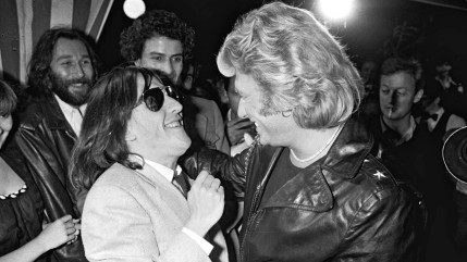 Obs&egrave;ques de Johnny Hallyday : Gilbert Montagn&eacute; toujours marqu&eacute; par une absence qui lui reste en travers de la gorge