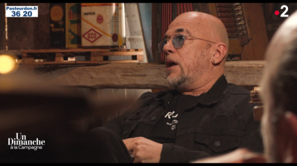 Pascal Obispo : rencontre très tendue avec Johnny Hallyday Pascal Obispo : rencontre très tendue avec Johnny Hallyday