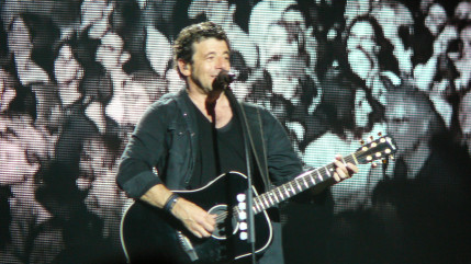 Patrick Bruel fête un anniversaire très spécial en plein concert