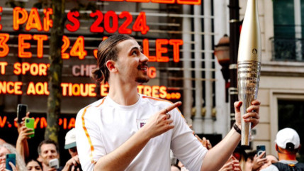 Pierre Garnier a été porteur de la flamme olympique à Paris Pierre Garnier a été porteur de la flamme olympique à Paris