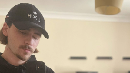 Pierre Garnier : il reprend un titre de Slimane et fait encore l’unanimité