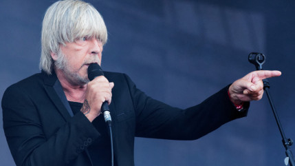 Renaud en pleine forme pour Noël avec son ex-femme Renaud en pleine forme pour Noël avec son ex-femme