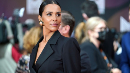 Shy'M : cette contrainte qu'elle s'impose en tournage pour son fils