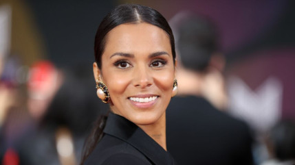 Shy’m pousse la chansonnette pour son fils !