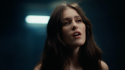 Star Academy : Jeanne bouleverse avec le clip de son tube "Respire fort"