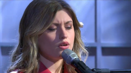 Star Academy : L'émouvante prestation de Marine dans "C à Vous" Star Academy : L'émouvante prestation de Marine dans "C à Vous"