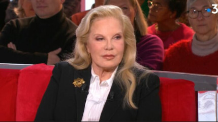 Sylvie Vartan exprime sa joie d'être grand-mère