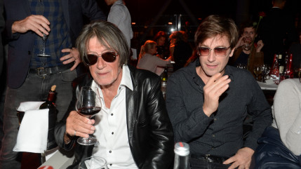 Thomas Dutronc a été barman pour son père Jacques Thomas Dutronc a été barman pour son père Jacques