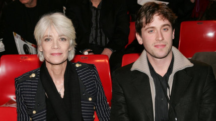 Thomas Dutronc l'admet, la situation de Françoise Hardy est "compliquée"