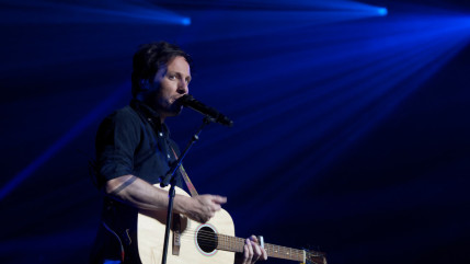 Vianney arrête les tournées "pour quelques années" Vianney arrête les tournées "pour quelques années"