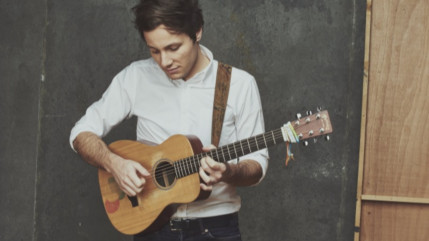 Vianney : il reprend les tubes de Goldman la guitare ! Vianney : il reprend les tubes de Goldman la guitare !