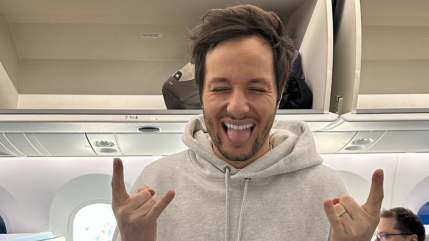 Vianney s'amuse à piéger ses fans au Musée Grévin !