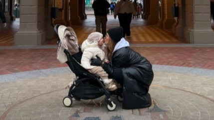 Vitaa à Disney avec toute sa petite famille