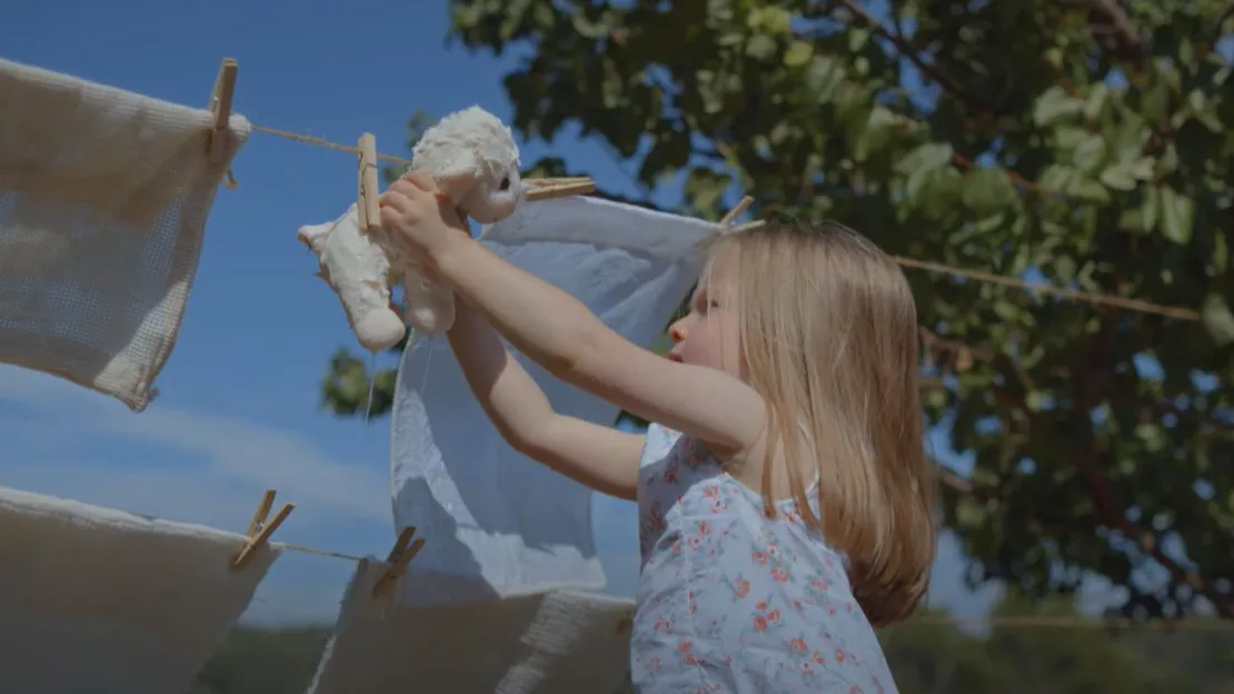 Trois Cafés Gourmands dévoile l'attendrissant clip de "Mademoiselle"