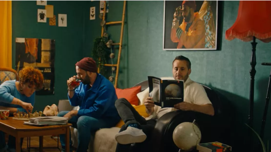 Trois Cafés Gourmands se lance des "paris" dans leur nouveau clip