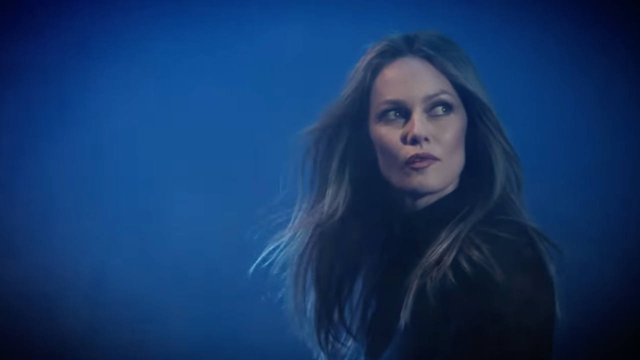 Etienne Daho et Vanessa Paradis : Duo de charme dans le clip "Tirer la nuit sur les étoiles"