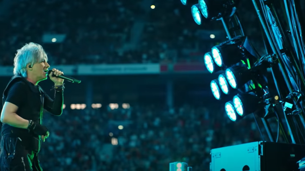 Indochine dévoile le clip de "Sation 13"