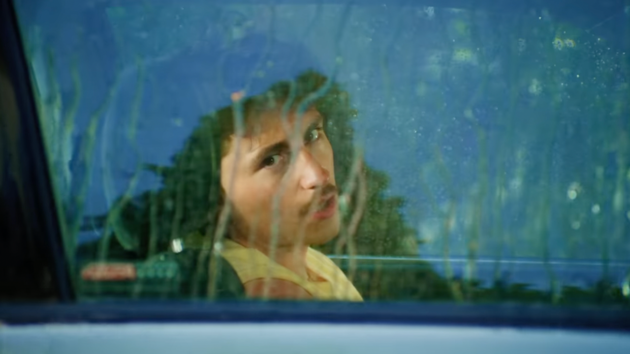 Lowey d&eacute;voile le clip estival de son nouveau titre &ldquo;Sales Gosses&rdquo;