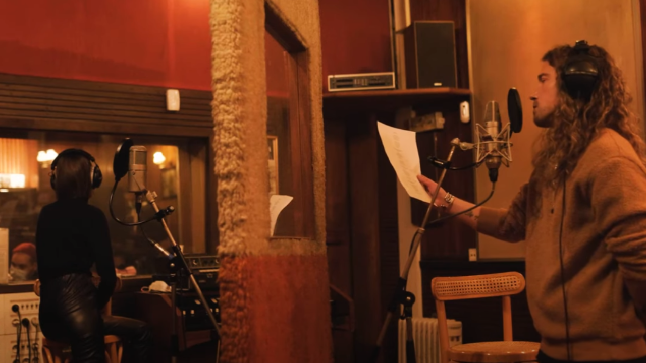 Marie Flore & Julien Doré dévoilent le clip des "Palmiers en Hiver"