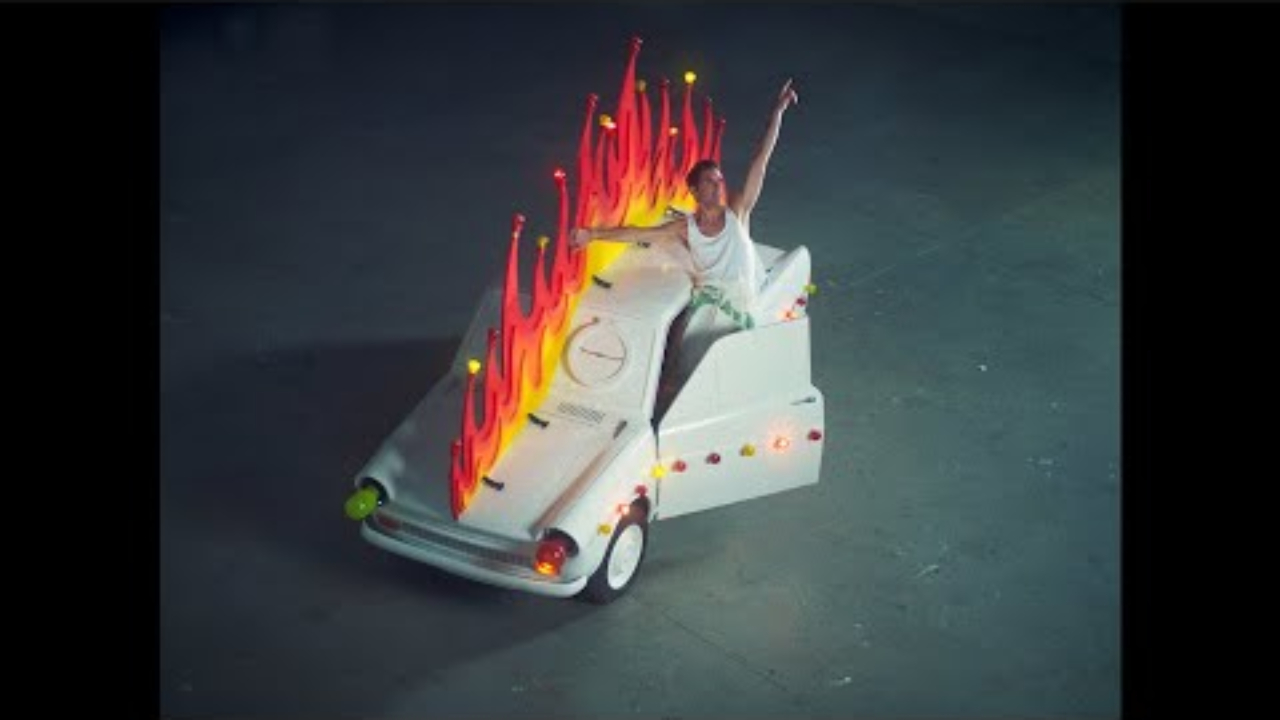 Mika nous prédit une "Apocalypse Calypso"