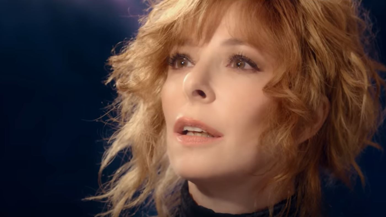 Mylène Farmer : nouveau clip piano-voix pour "Rayon Vert"
