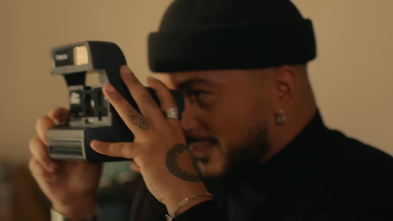 Slimane envoie "Des Milliers de Je t'aime" à sa fille