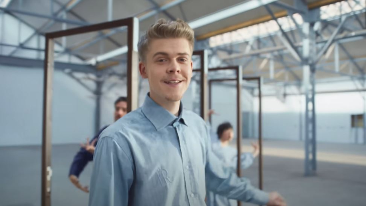 Star Academy : Charles dévoile son tout premier clip "Je pars mais je reste" !