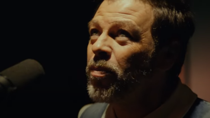 Christophe Maé retrace sa vie dans son clip "Trop jeune" Christophe Maé retrace sa vie dans son clip "Trop jeune"