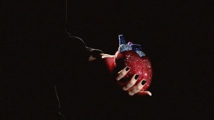 Clara Luciani dévoile le clip de "Coeur" Clara Luciani dévoile le clip de "Coeur"