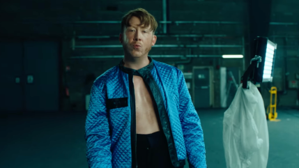 Eddy de Pretto veut du "Love’n’Tendresse" dans son nouveau clip