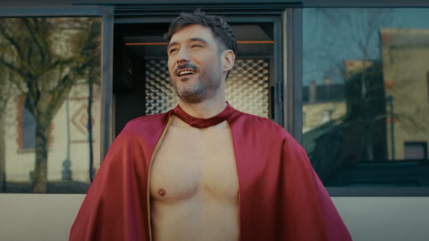 Jérémy Frérot dévoile son nouveau clip "Avec ou sans"