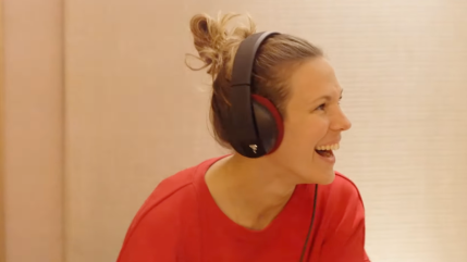 Lorie célèbre les 20 ans de "Sur un air latino" avec un remix inédit !