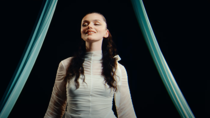 Nour va "Vers le haut" dans son nouveau clip