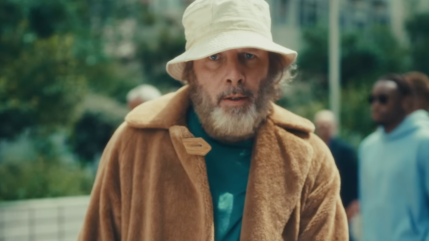 Philippe Katerine et sa folie sont de retour avec "Sous mon bob"