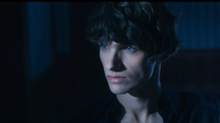 Pierre de Maere tombe pile pour Halloween avec "Mercredi"